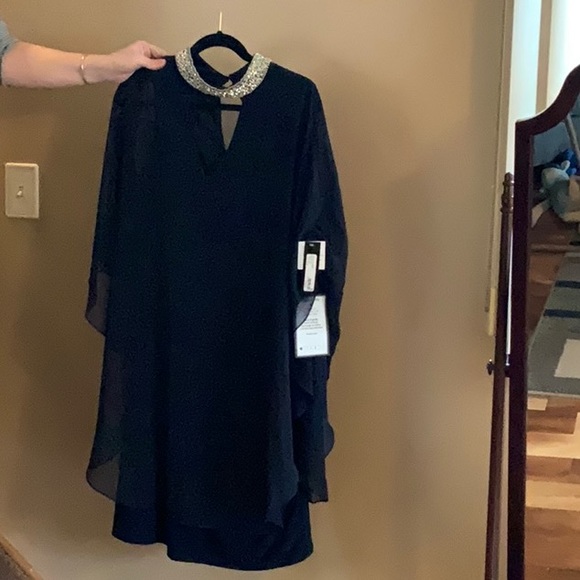 Dress - Picture 1 of 2